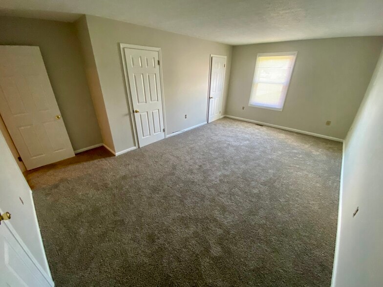 Building Photo - 806 Trustway Ct