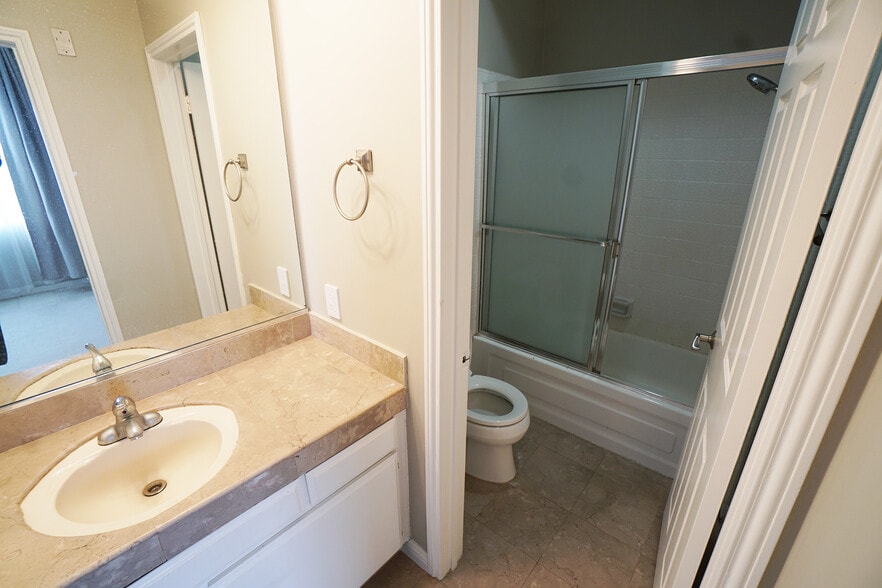 Bathroom - 1441 Federal Ave