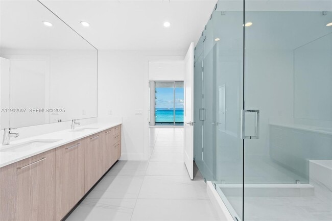 Building Photo - 153 N Seabreeze Blvd