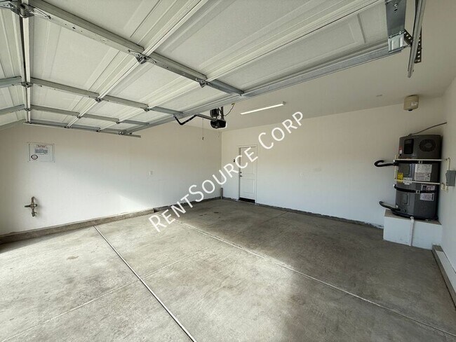 Building Photo - 3717 Santa Monica Ct