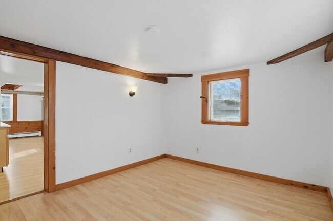 Building Photo - 92 Main St