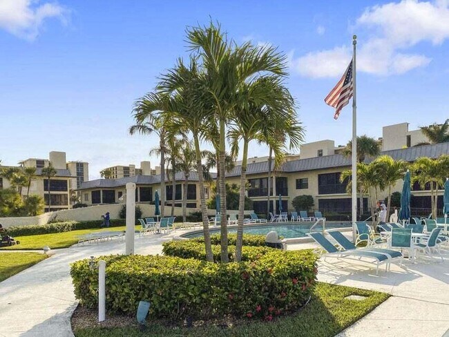 Building Photo - 275 S Beach Rd