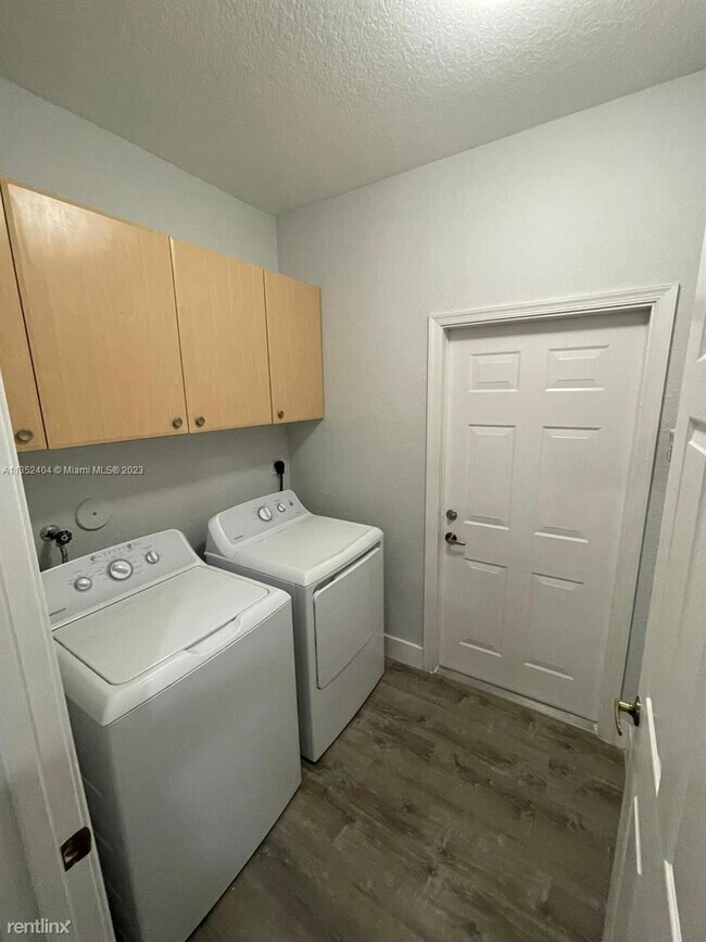 Building Photo - 2 br, 2 bath House - 1621 Passion Vine Cir...