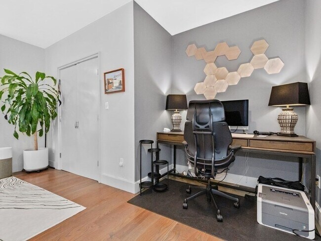 Building Photo - 75 South St