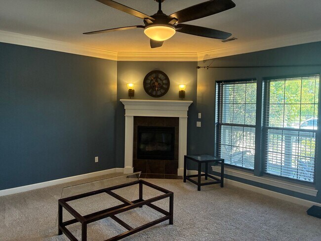 Building Photo - 4207 Gladden Ln