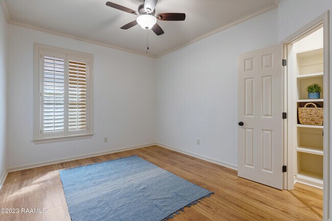 Building Photo - 126 Kingspointe Cir