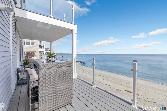 Building Photo - 9 Stowe Ave