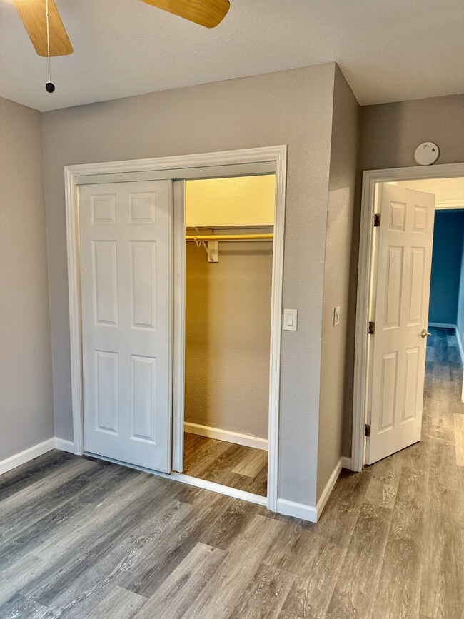 Building Photo - 972 S Hope Ave