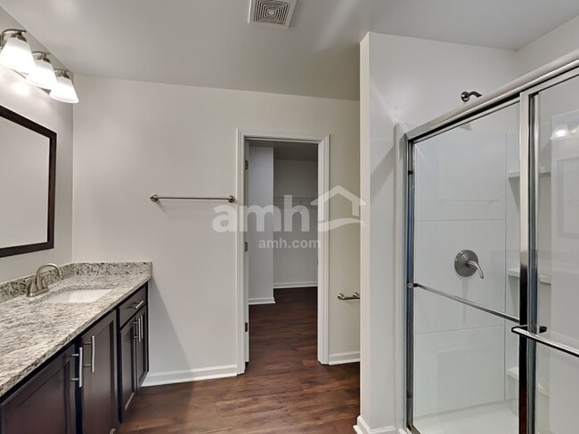 Building Photo - 4394 Kendrick Cir