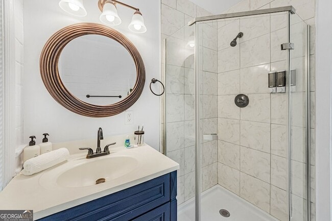 Building Photo - 2100 Cascade Rd