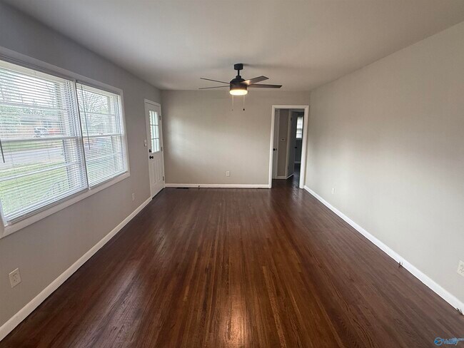 Building Photo - 3218 Fairacres Rd SW