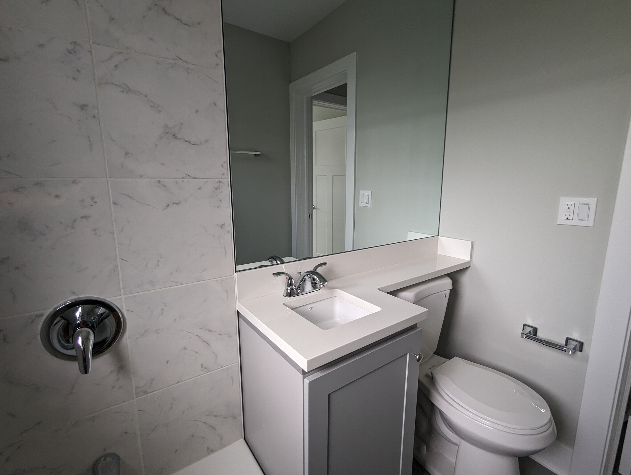 Building Photo - 372 Hazel Ave