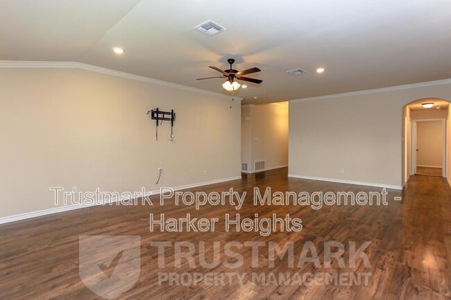 Building Photo - 5610 Fenton Ln
