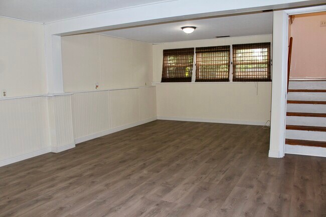 Building Photo - 2510 Ravinia Ln