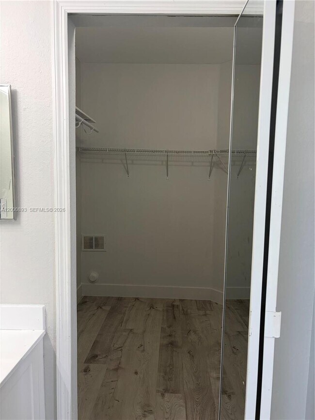 Building Photo - 10947 NW 79th St