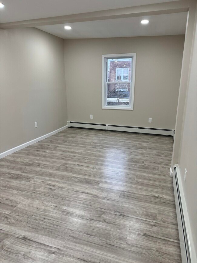 Building Photo - 7506 4th Ave