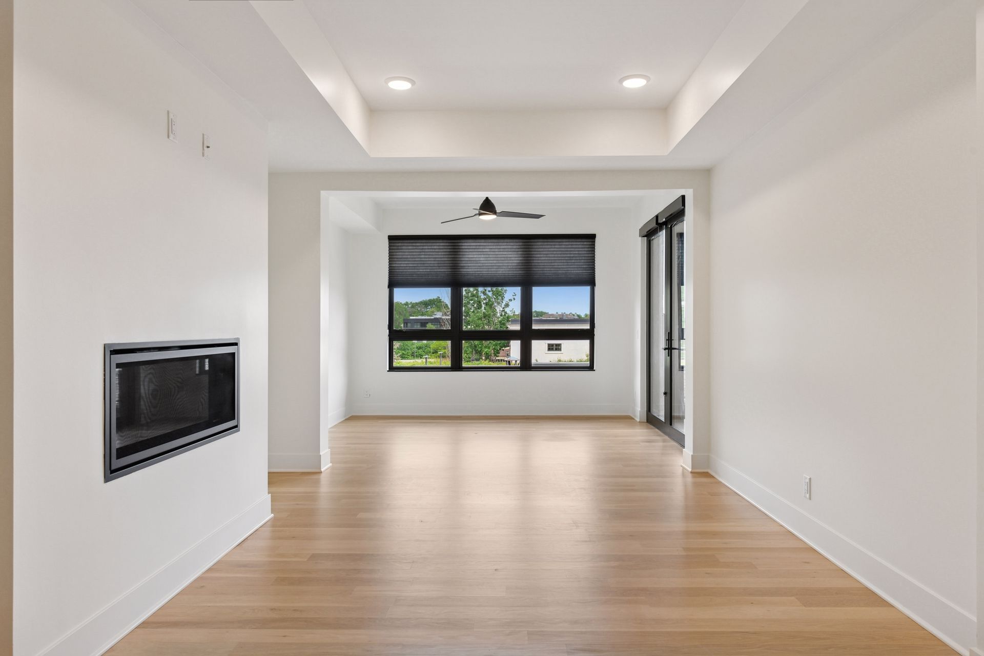 Sun room offers additional seating area and access to the private deck - 222 Ferndale Rd S