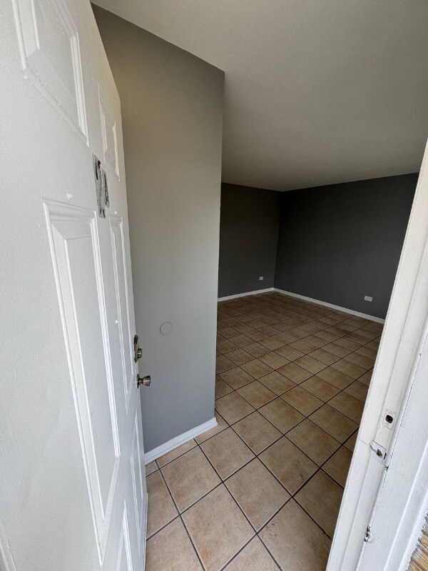 Building Photo - 3110 W 59th St