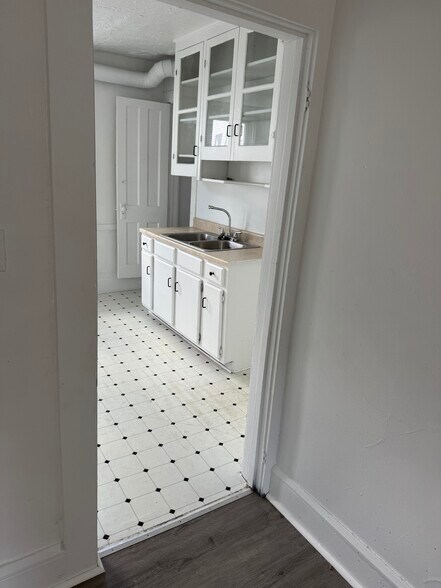 Kitchen - 1918 E 123rd St
