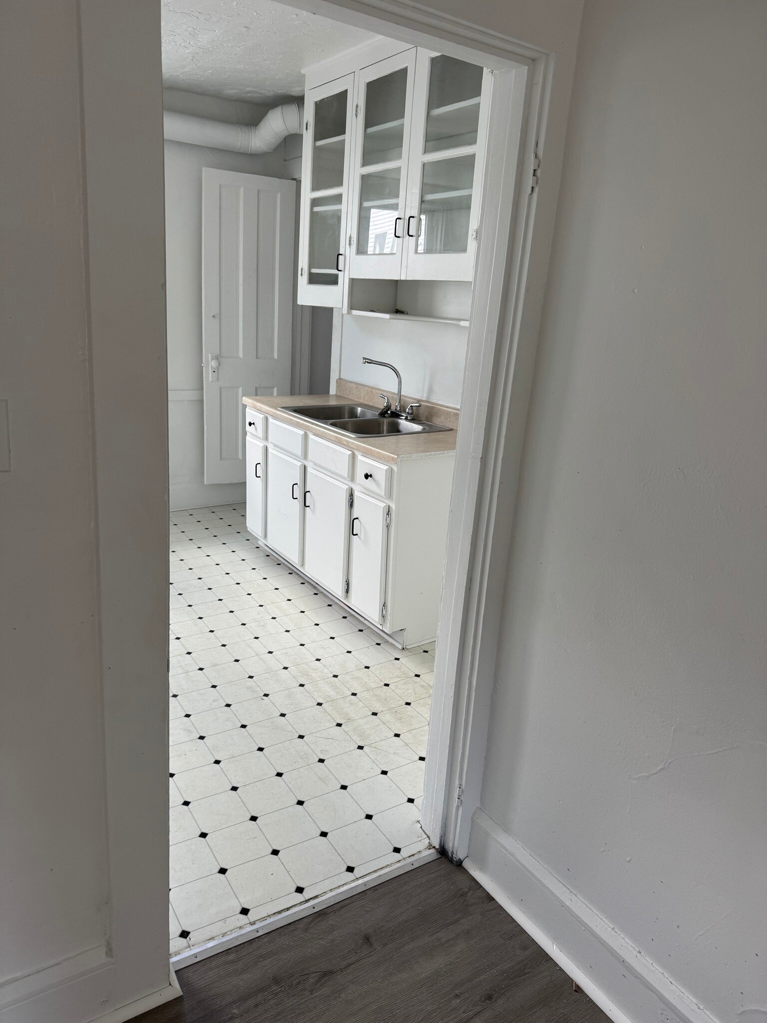 Kitchen - 1918 E 123rd St