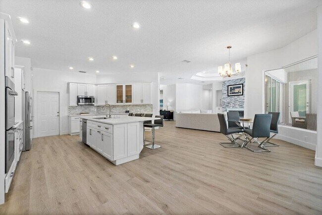 Building Photo - 8369 SE Island Way