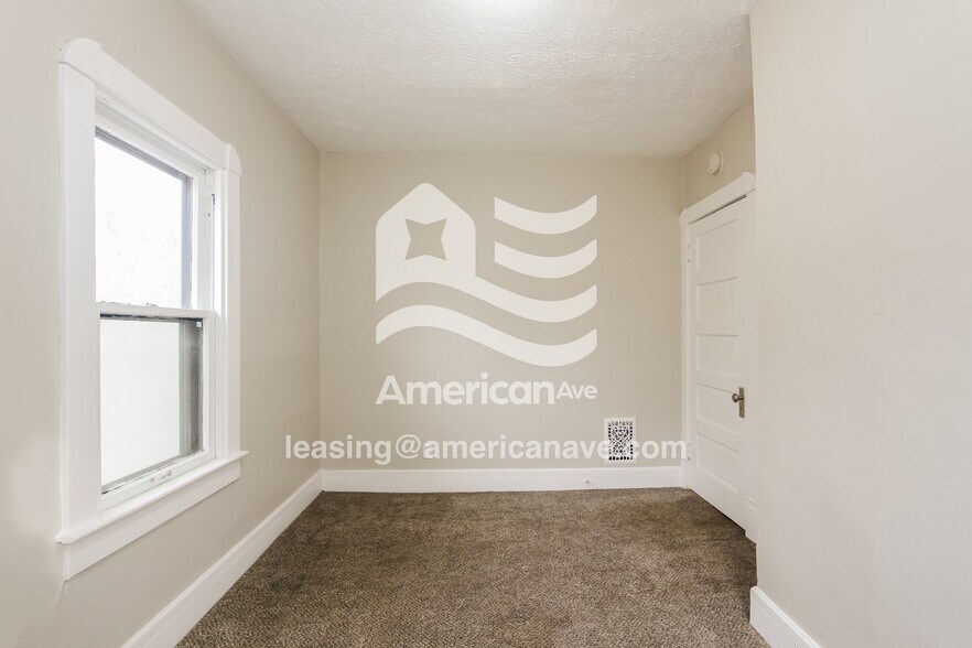 Building Photo - 5928 E University Ave