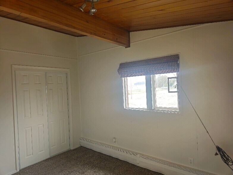 Building Photo - 219 4th Ave