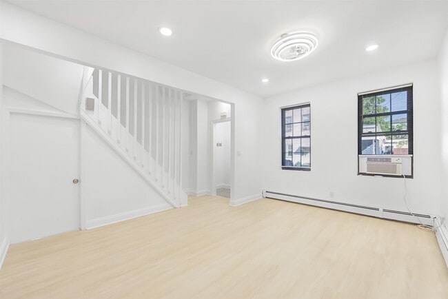 Building Photo - 803 West St