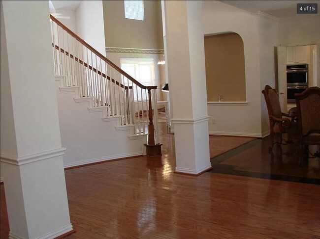 Building Photo - 1605 Berwick Dr