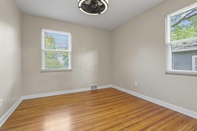 Building Photo - 2519 Mt Holyoke Rd
