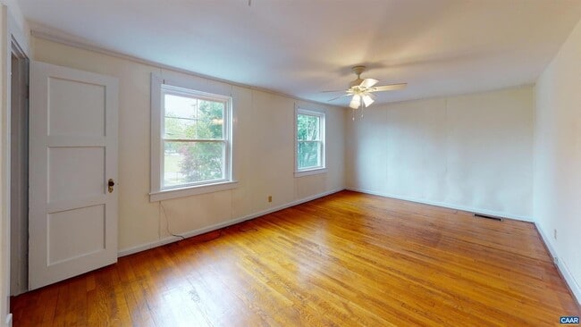 Building Photo - 1302 Crozet Ave