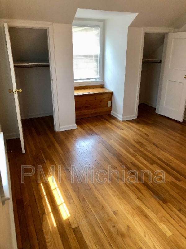 Building Photo - 110 S Hawthorne Dr