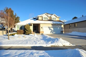 Building Photo - 6943 Hollow Ridge Rd