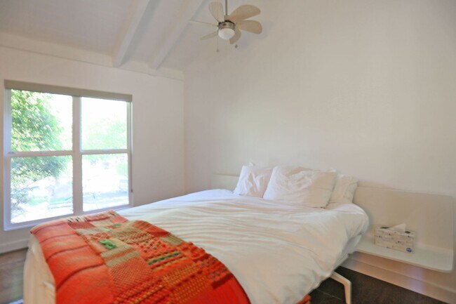 Building Photo - Gorgeous 4BR/3BA Single Family Home in the heart of Sonoma Wine Country, Pool, Deck, Pickle Ball ...