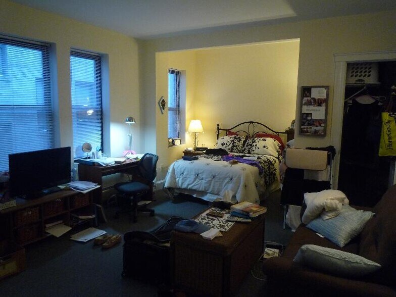 Building Photo - 8 Aberdeen St