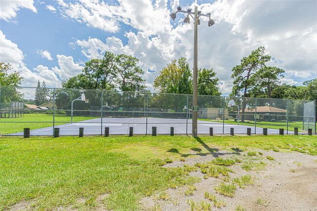 Building Photo - 701 W Henry Ave