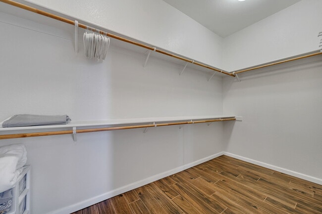 Building Photo - 10577 Eagle Falls Way