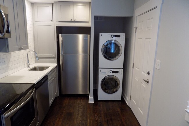 Building Photo - Beautifully Renovated Apartment in Wilmore!