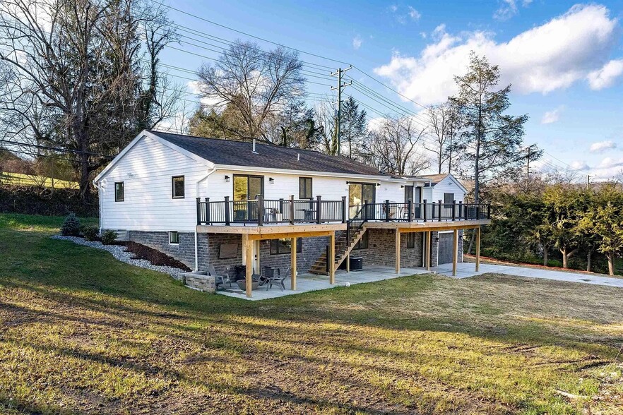Building Photo - 3264 Collins Ferry Rd
