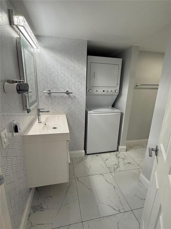 Building Photo - 8365 SW 152nd Ave