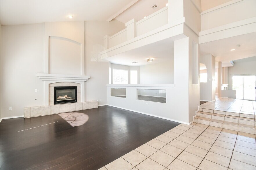 Building Photo - 3796 E Leah Ln