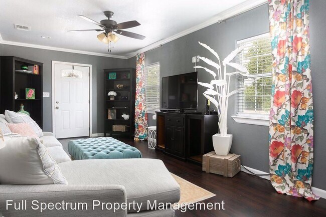 Building Photo - 2 br, 2 bath House - 703 Eleanor