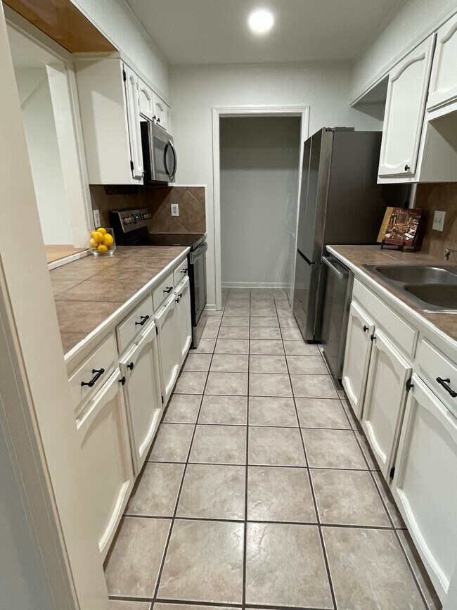 Kitchen - 12447 Coursey Blvd