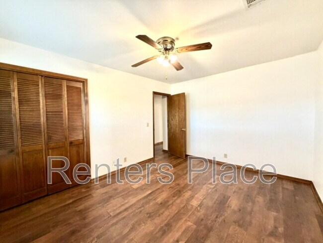 Building Photo - 319 W 33rd St