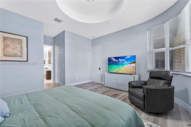 Building Photo - 5046 SW 162nd Ave