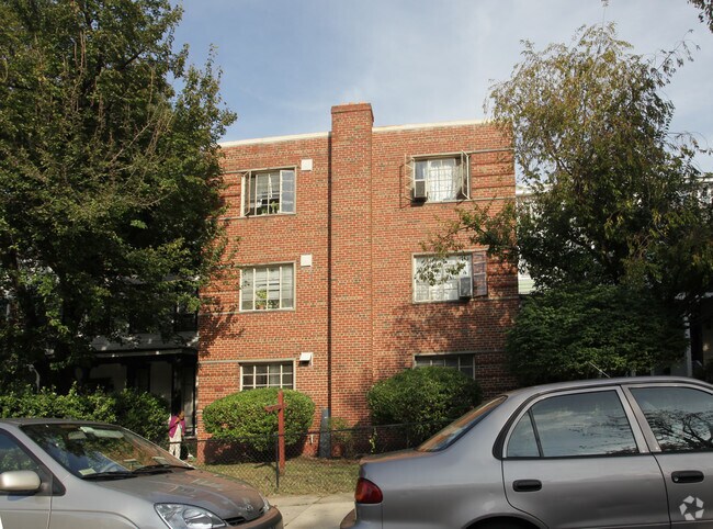 Building Photo - 525 7th St NE