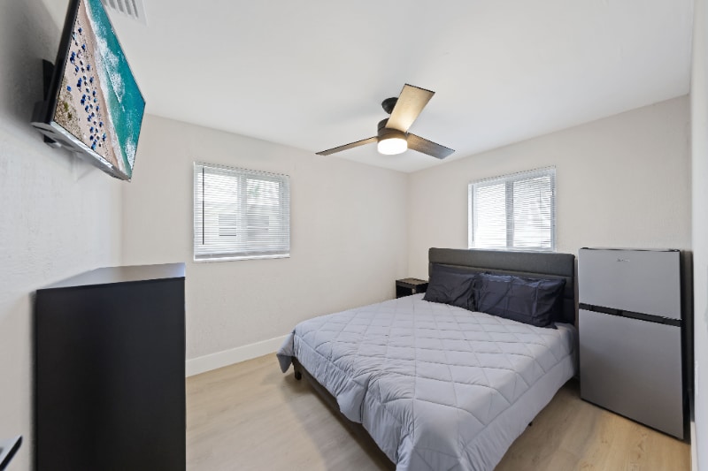 Building Photo - 3664 Florida Blvd