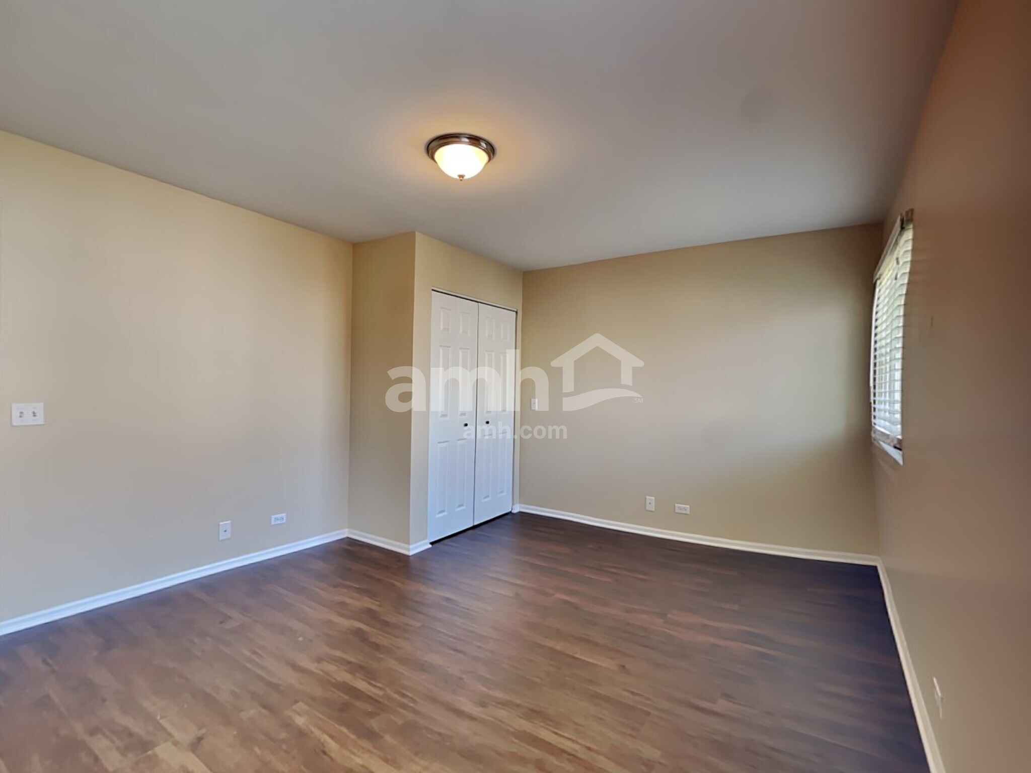 Building Photo - 953 Mesa Dr