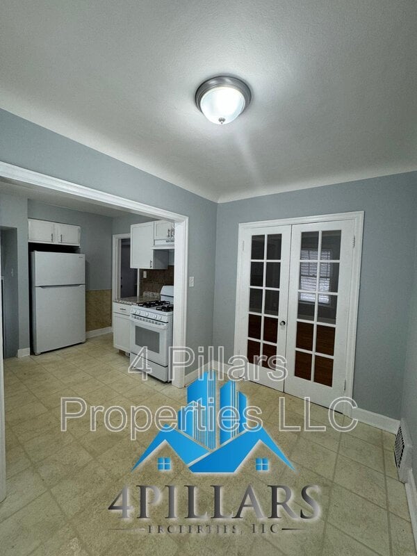 Building Photo - 1715 Parkview Ave