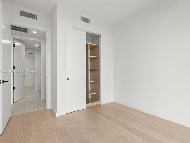 Building Photo - 2200 Brickell Ave
